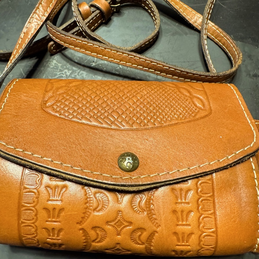 Patricia Nash Florence Italian Leather Amatrice Tooled Rollbag Crossbody Bag.